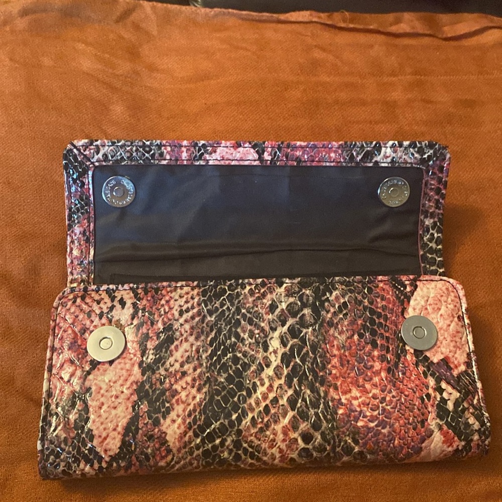 Wallet - Picture 4 of 11
